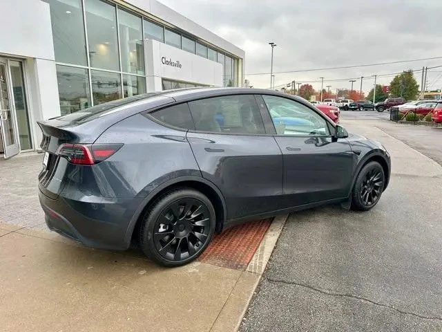 2024 Tesla Model Y - Image 6 of 21
