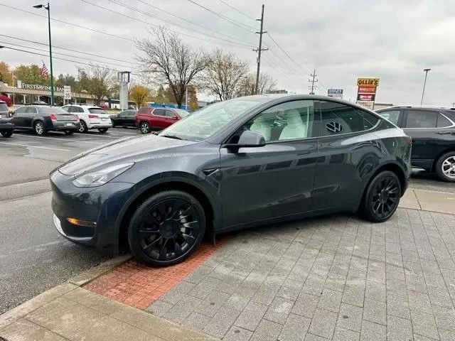 2024 Tesla Model Y - Image 2 of 21