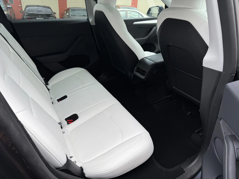 2024 Tesla Model Y - Image 16 of 21
