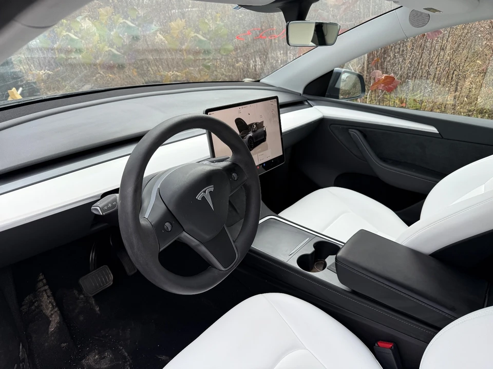 2024 Tesla Model Y - Image 8 of 21