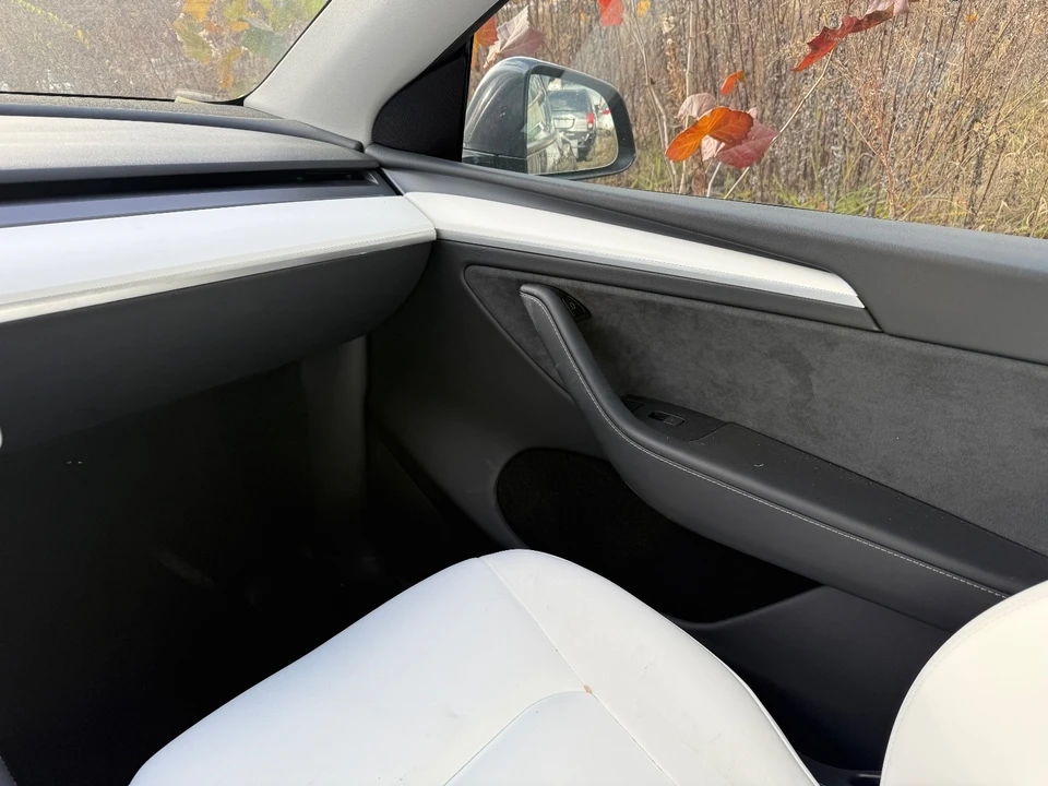 2024 Tesla Model Y - Image 15 of 21