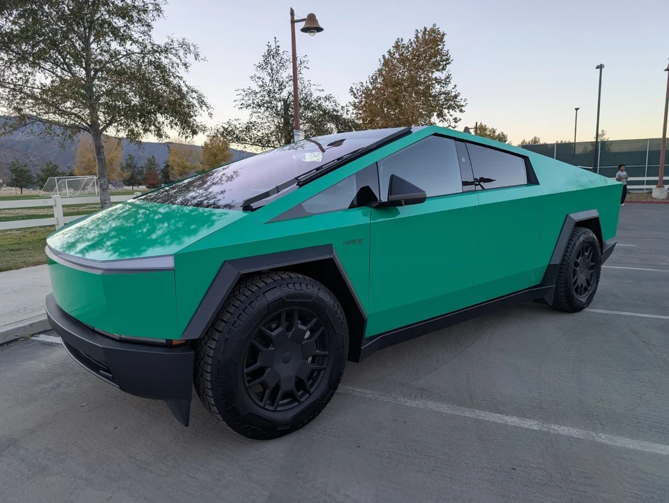 2024 Tesla - Image 10 of 15