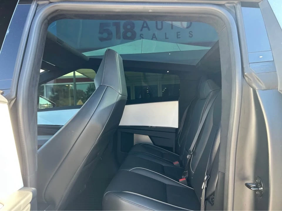 2024 Tesla Cybertruck - Image 5 of 8