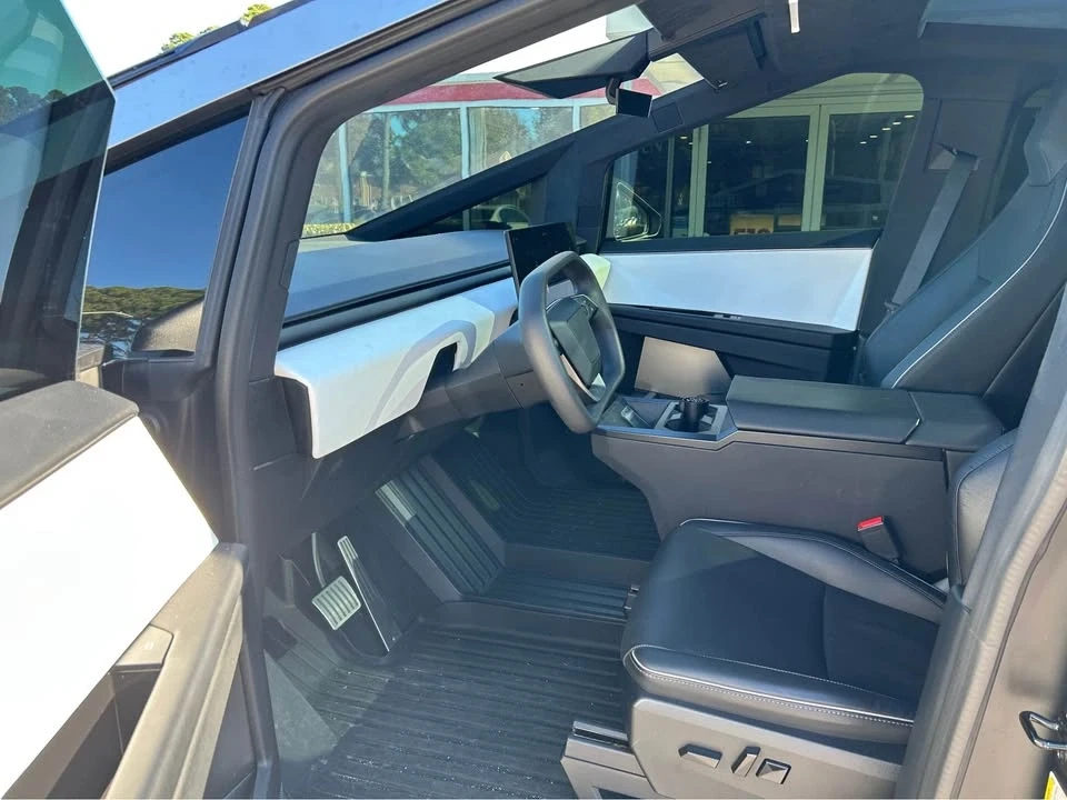 2024 Tesla Cybertruck - Image 3 of 8