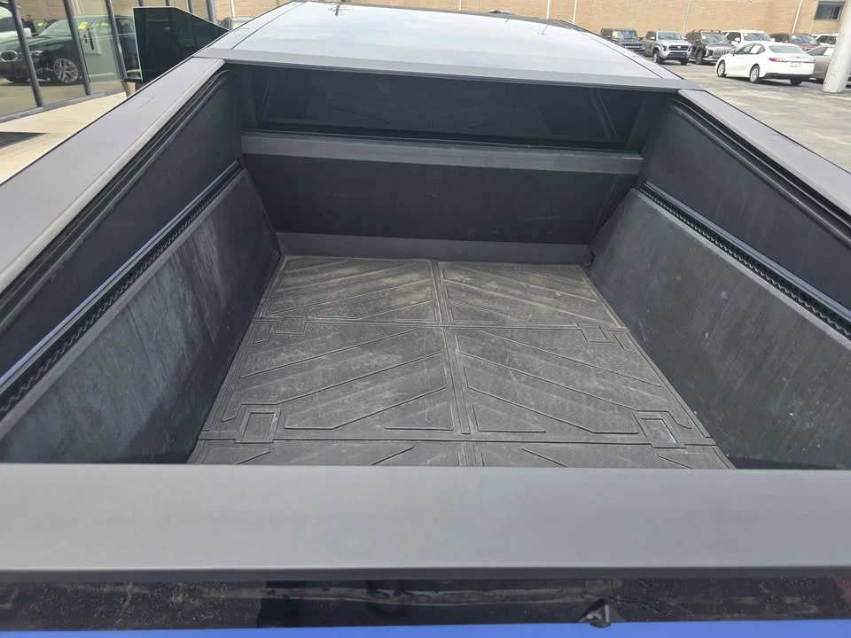 2024 Tesla Cybertruck - Image 18 of 21