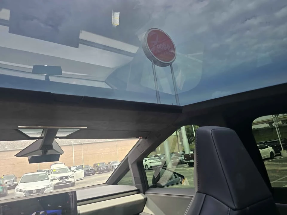 2024 Tesla Cybertruck - Image 16 of 21