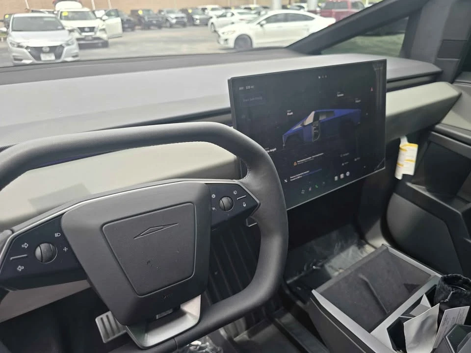 2024 Tesla Cybertruck - Image 12 of 21