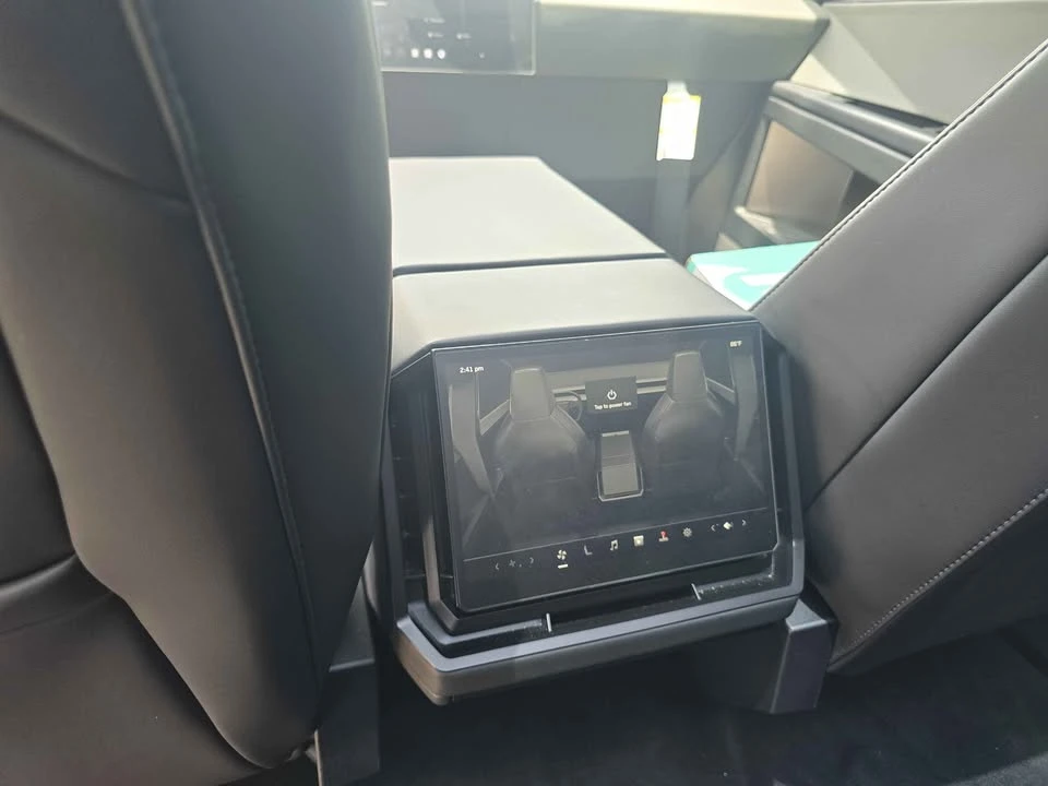 2024 Tesla Cybertruck - Image 15 of 21