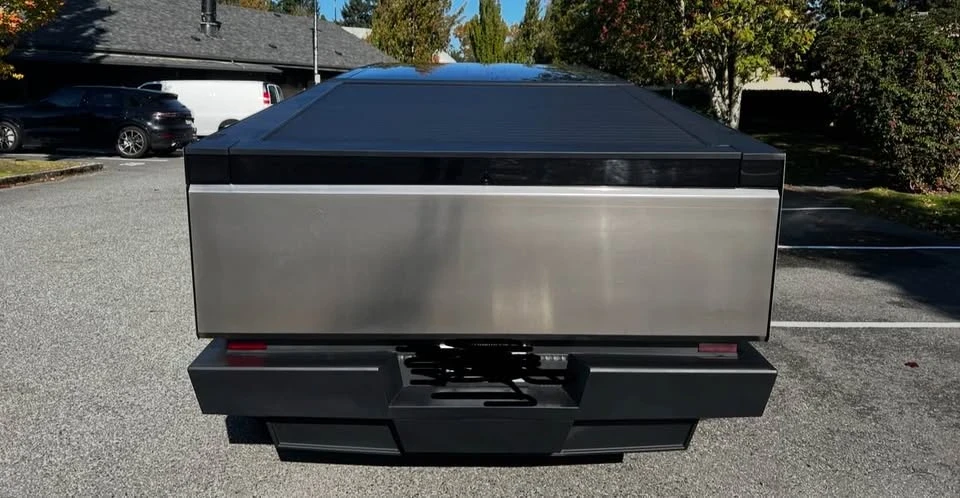 2024 Tesla Cybertruck - Image 2 of 20