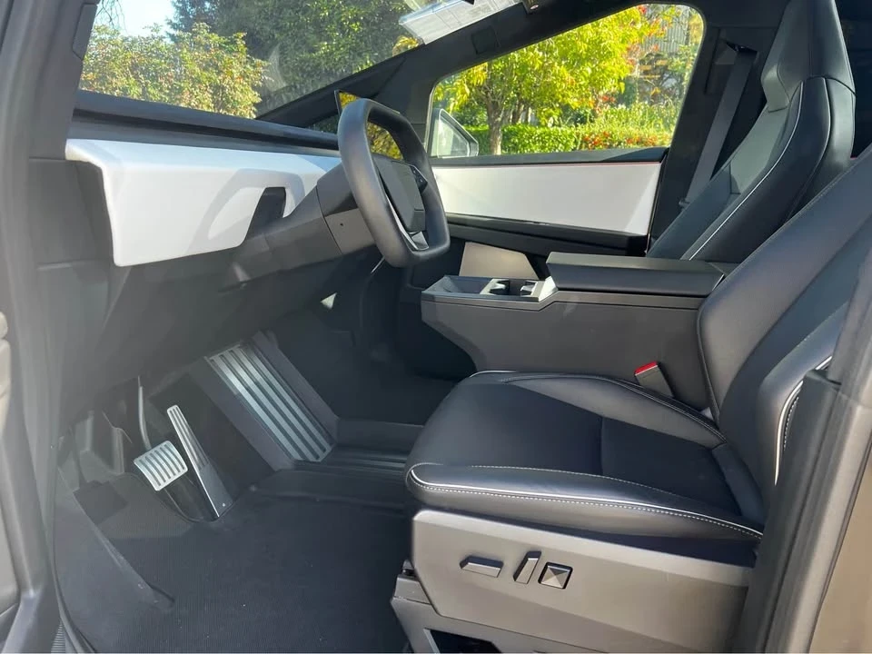 2024 Tesla Cybertruck - Image 13 of 20