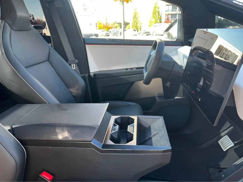 2024 Tesla Cybertruck - Image 14 of 20