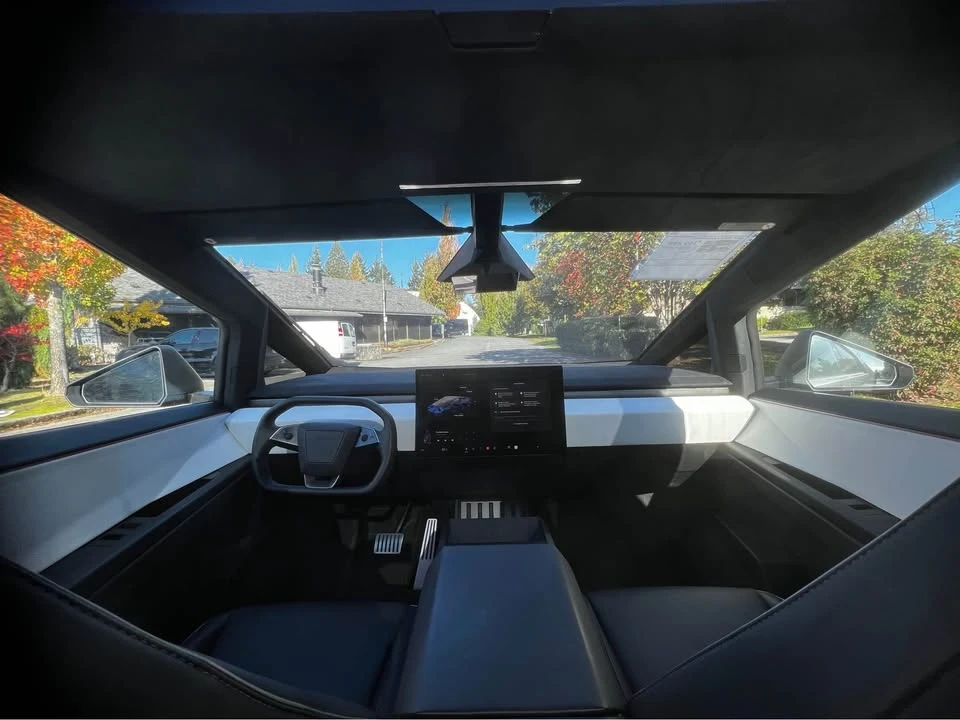 2024 Tesla Cybertruck - Image 11 of 20