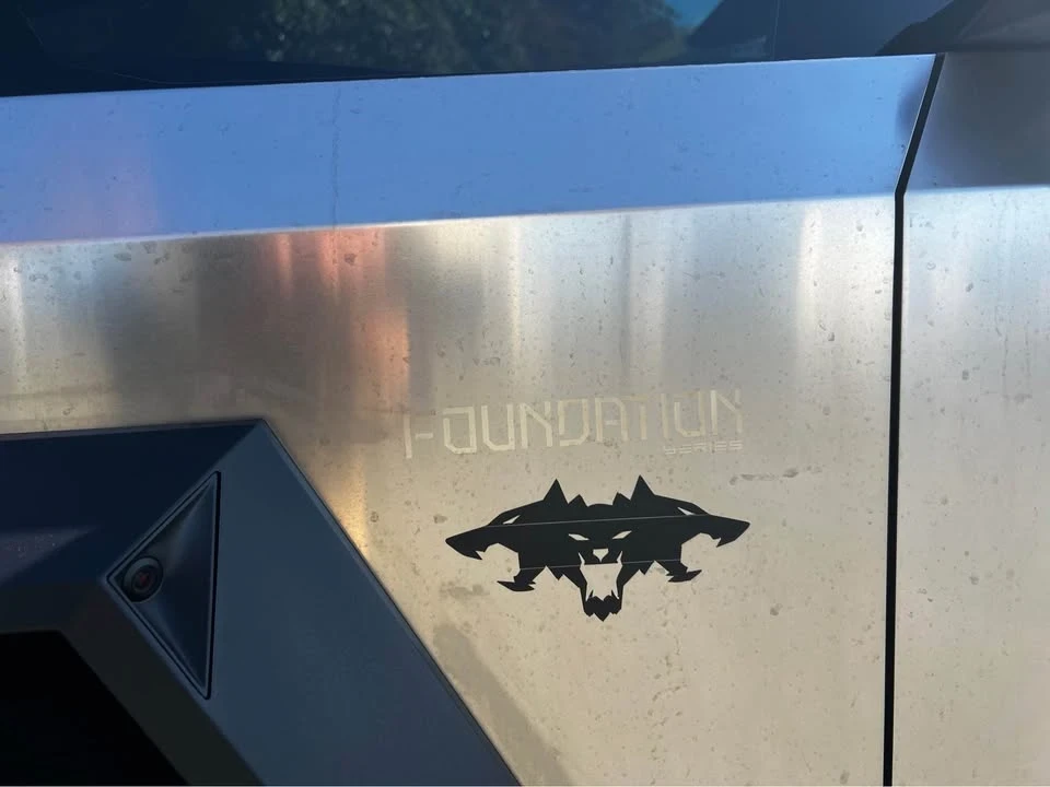 2024 Tesla Cybertruck - Image 10 of 20