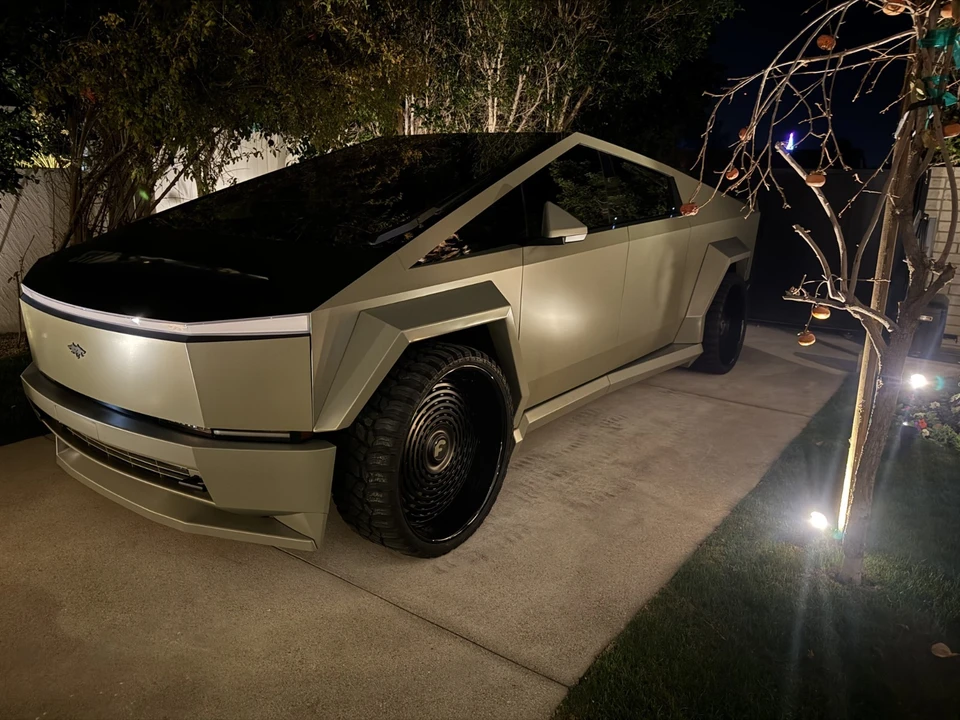2024 Tesla Cybertruck - Image 21 of 22