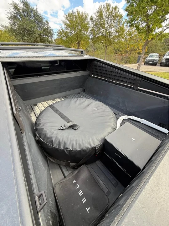 2024 Tesla Cybertruck - Image 12 of 13