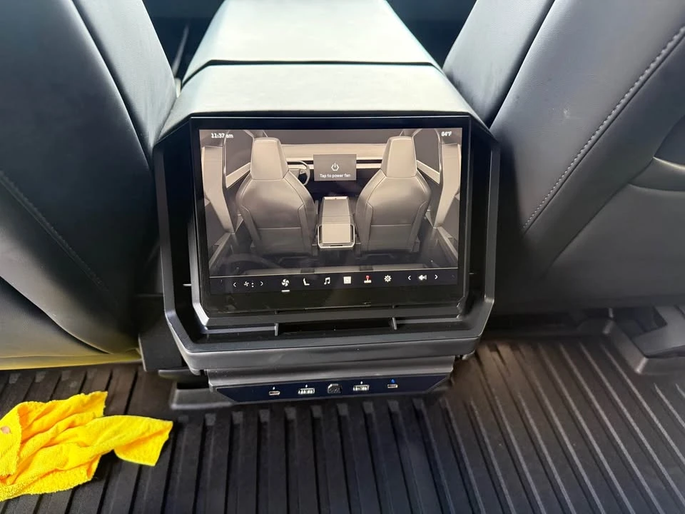 2024 Tesla Cybertruck - Image 11 of 13