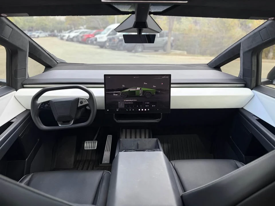 2024 Tesla Cybertruck - Image 10 of 13