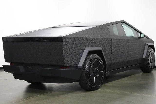 2024 Tesla Cybertruck - Image 10 of 16