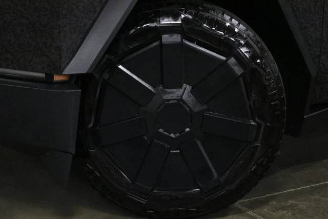 2024 Tesla Cybertruck - Image 12 of 16