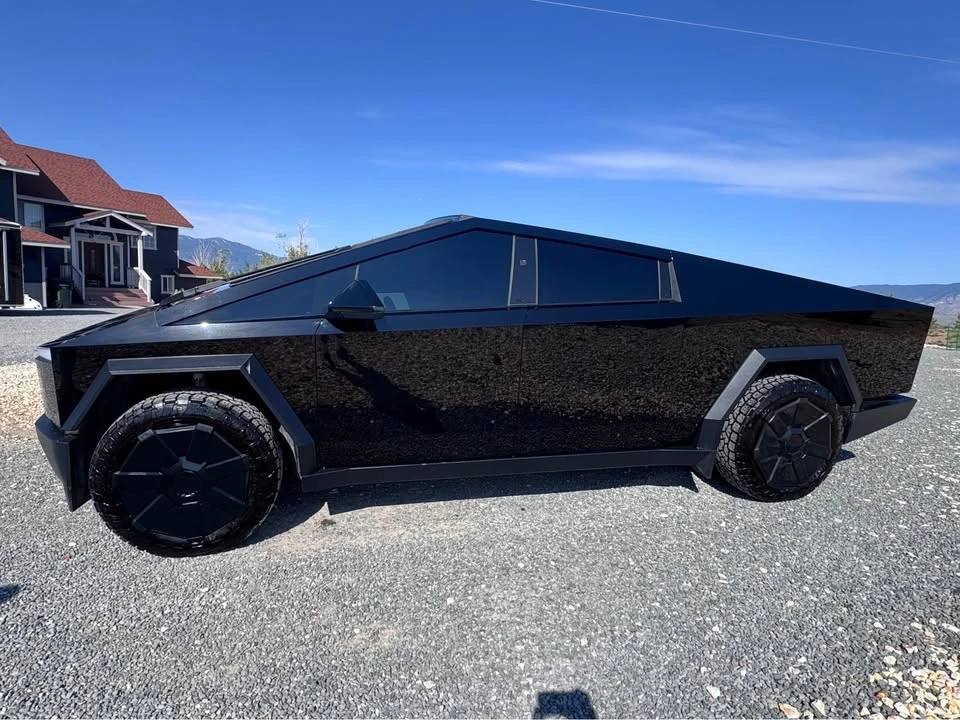 2024 Tesla Cybertruck - Image 2 of 5