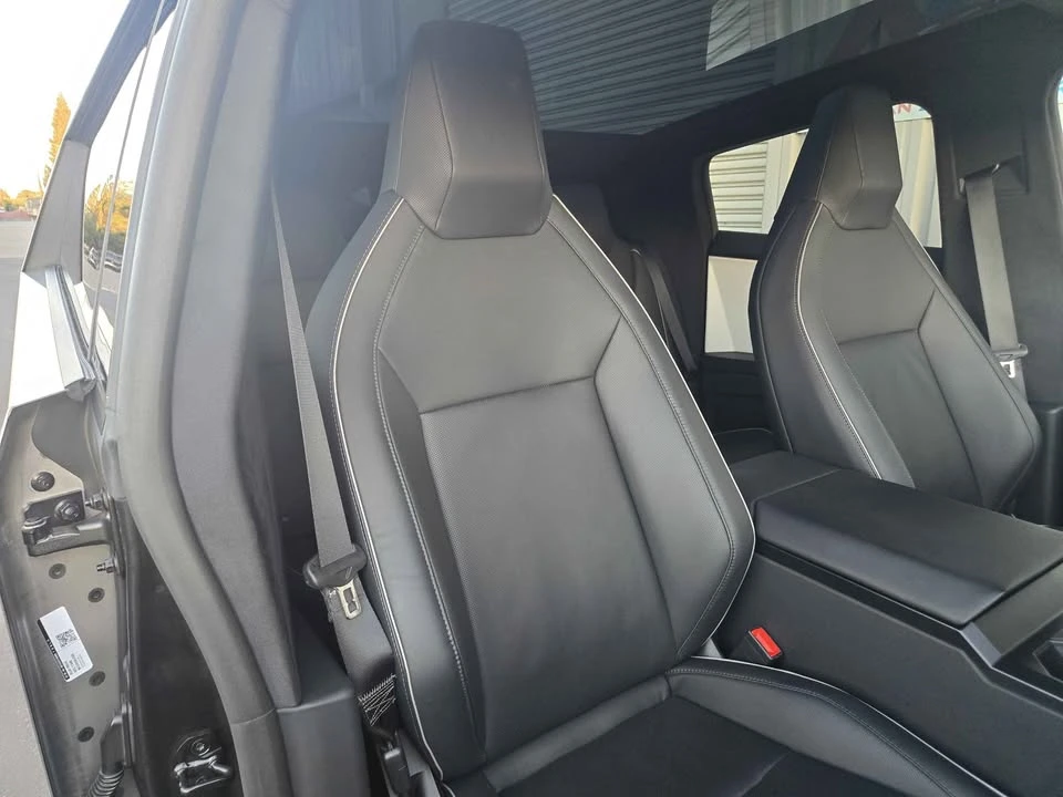 2024 Tesla Cybertruck - Image 15 of 18
