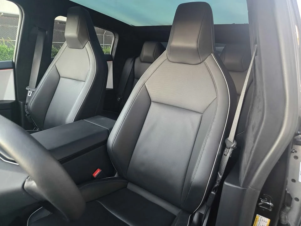 2024 Tesla Cybertruck - Image 11 of 18