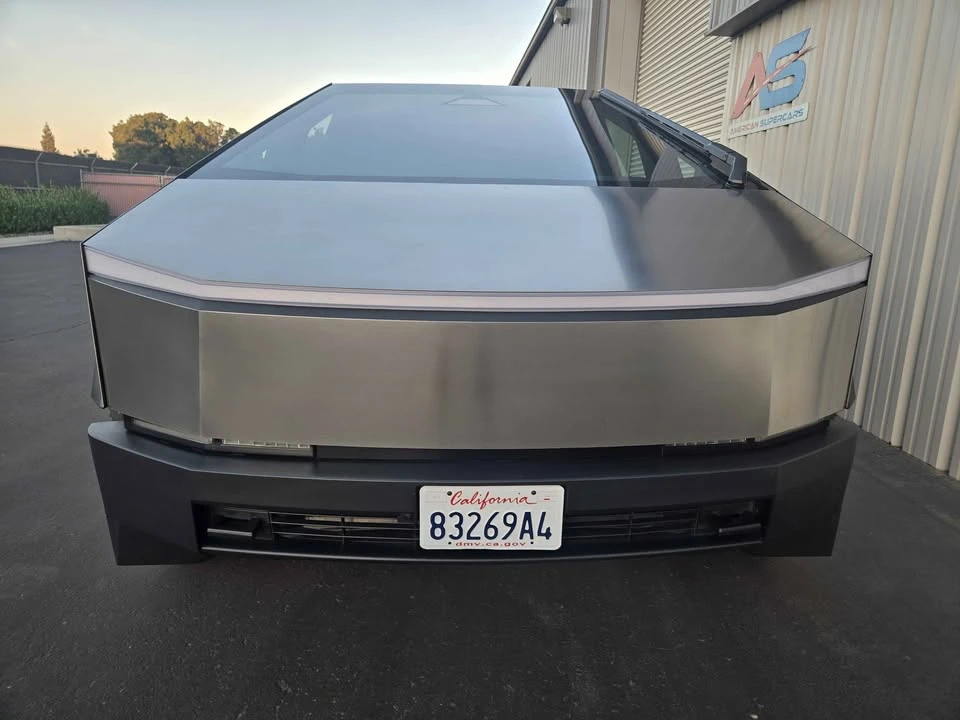 2024 Tesla Cybertruck - Image 9 of 18