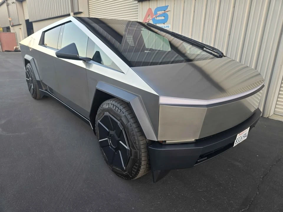 2024 Tesla Cybertruck - Image 8 of 18