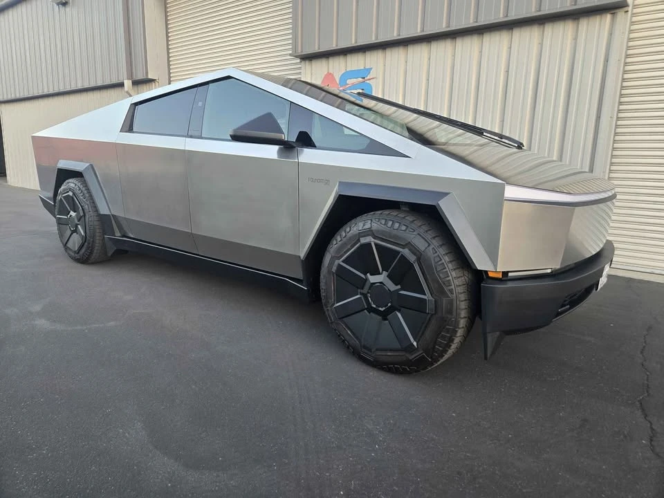 2024 Tesla Cybertruck - Image 7 of 18