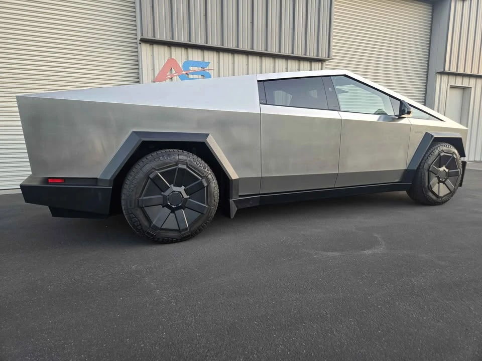 2024 Tesla Cybertruck - Image 5 of 18