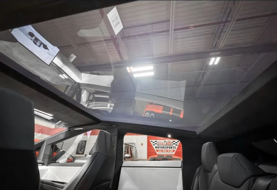 2024 Tesla Cybertruck - Image 15 of 15