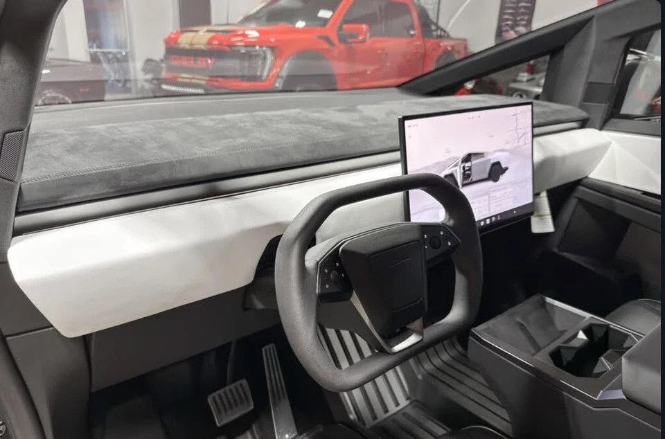 2024 Tesla Cybertruck - Image 5 of 15
