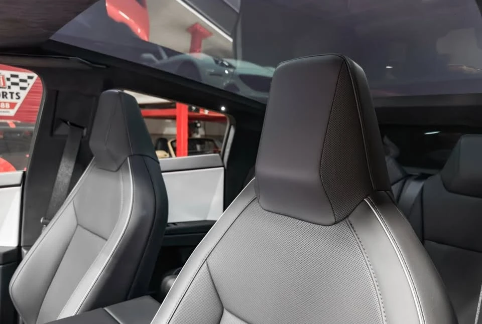 2024 Tesla Cybertruck - Image 12 of 15