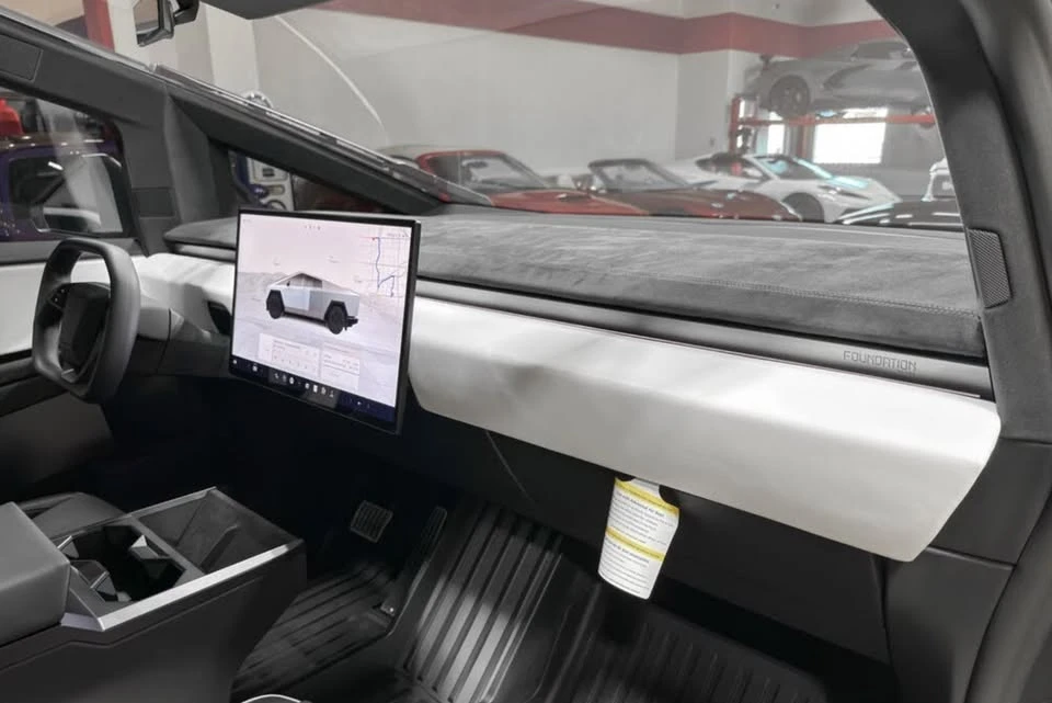 2024 Tesla Cybertruck - Image 9 of 15
