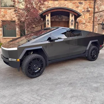 2024 Tesla Cybertruck Cyberbeast
