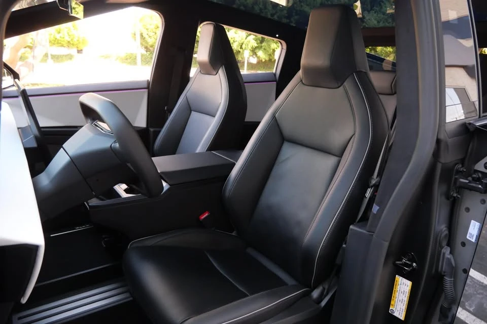 2024 Tesla Cybertruck - Image 7 of 9