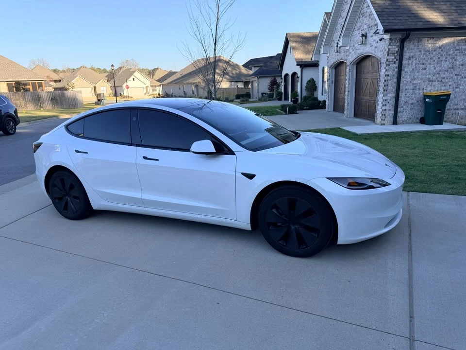 2024 Tesla Model 3 - Image 9 of 17