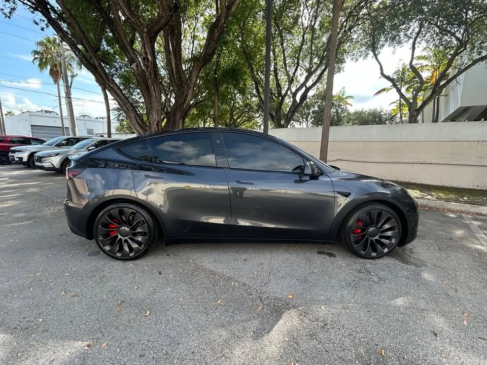 2024 Tesla Model Y Performance - Image 7 of 11