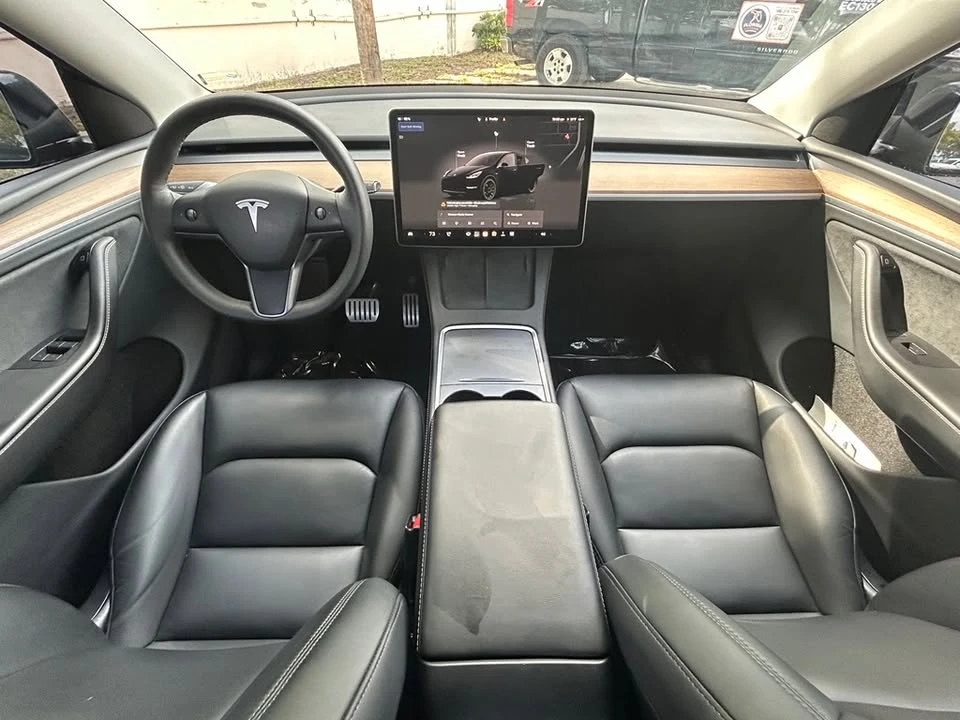 2024 Tesla Model Y Performance - Image 8 of 11