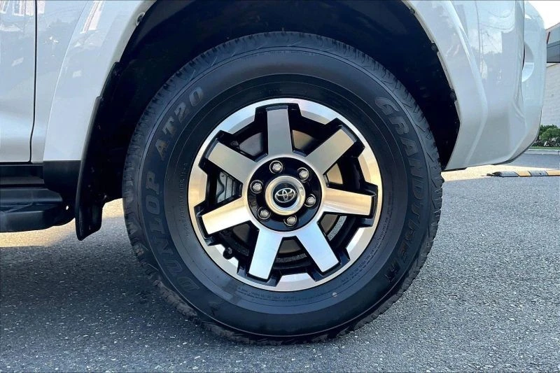 2024 Toyota 4Runner 5th Gen - Image 8 of 12