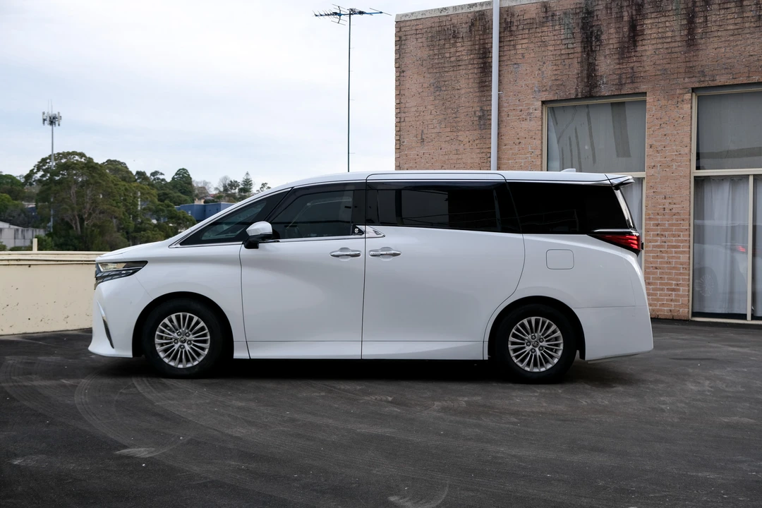 2024 Toyota - Image 4 of 31