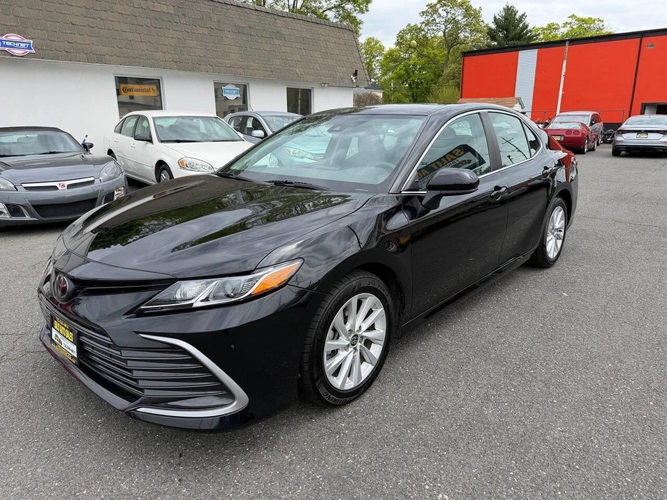 2024 Toyota Camry 8th Gen - Image 22 of 28