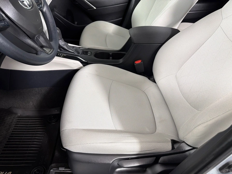 2024 Toyota Corolla Cross - Image 12 of 21