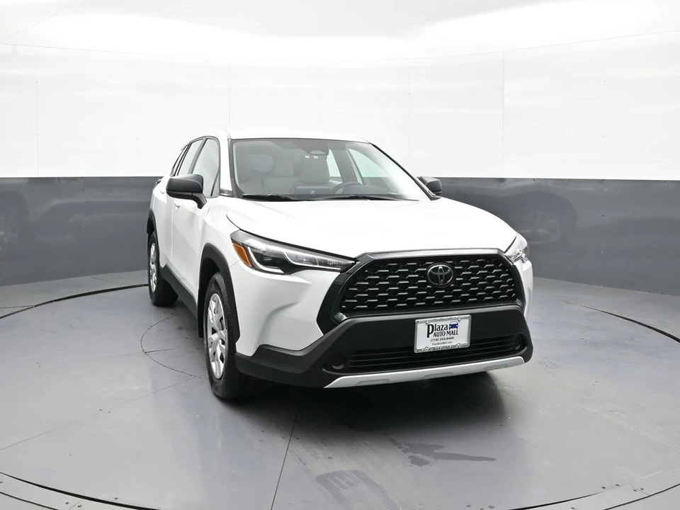 2024 Toyota Corolla Cross - Image 3 of 12
