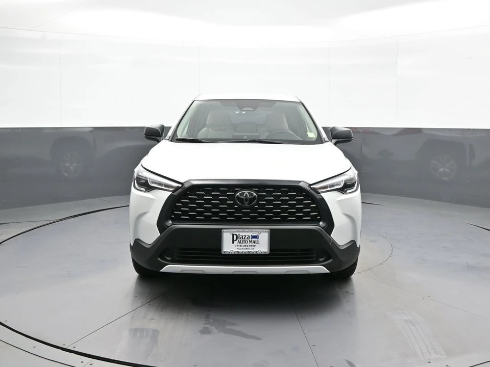 2024 Toyota Corolla Cross - Image 2 of 12