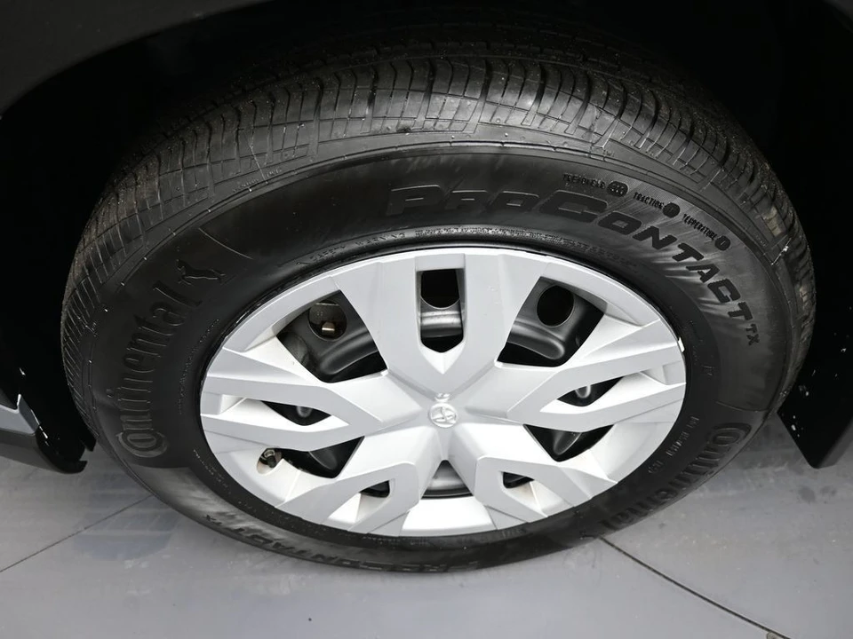2024 Toyota Corolla Cross - Image 14 of 21