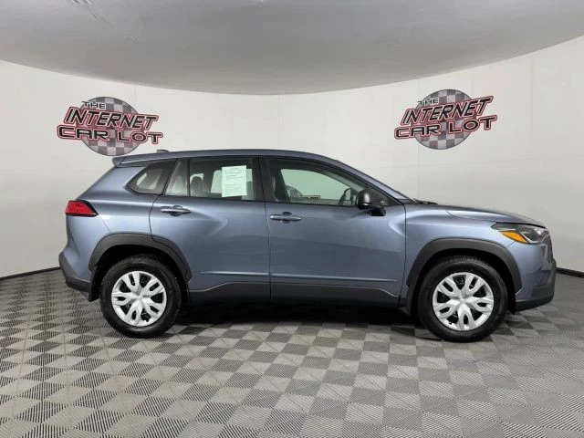 2024 Toyota Corolla Cross - Image 8 of 12