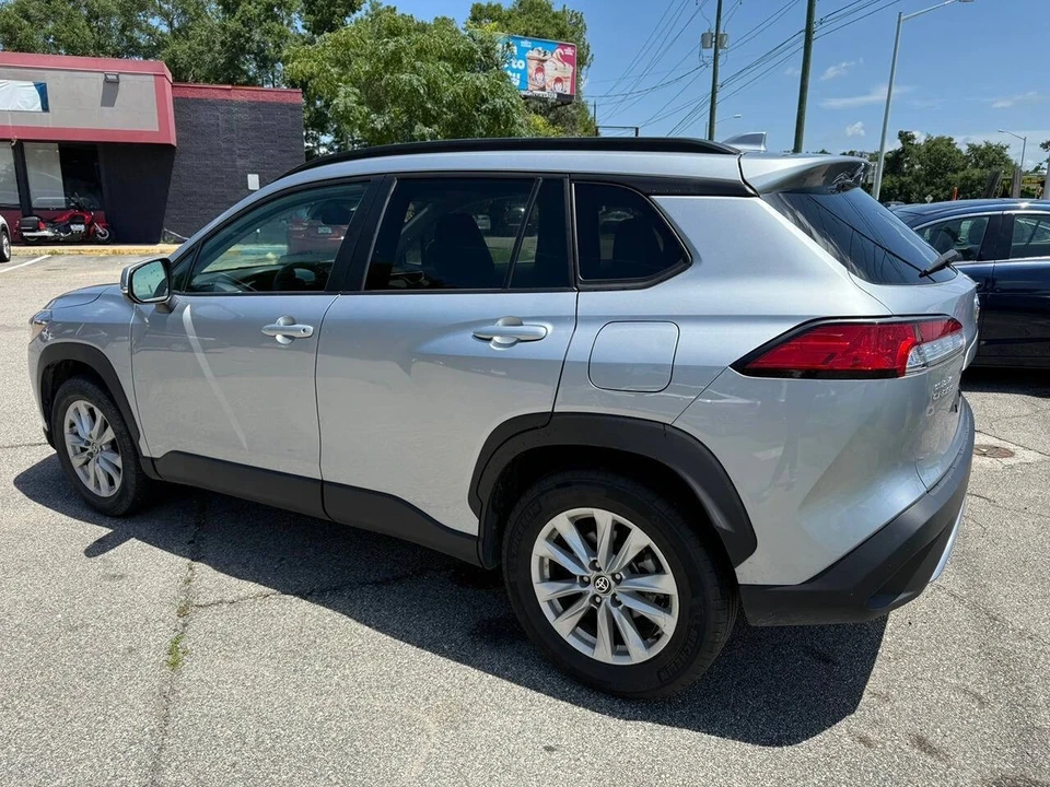 2024 Toyota Corolla Cross - Image 8 of 21