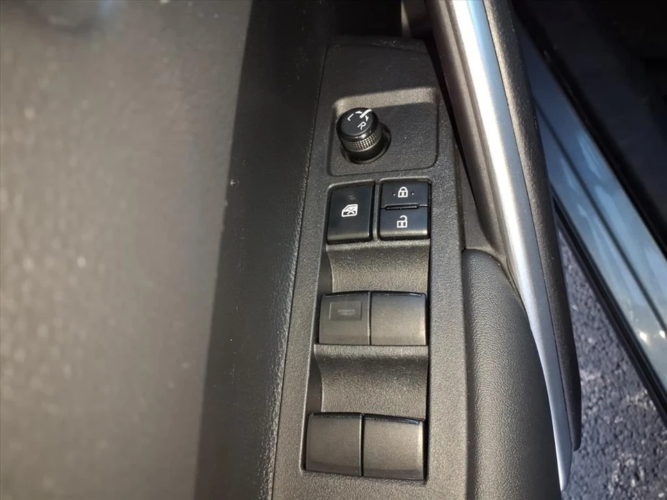 2024 Toyota Corolla Cross - Image 18 of 21