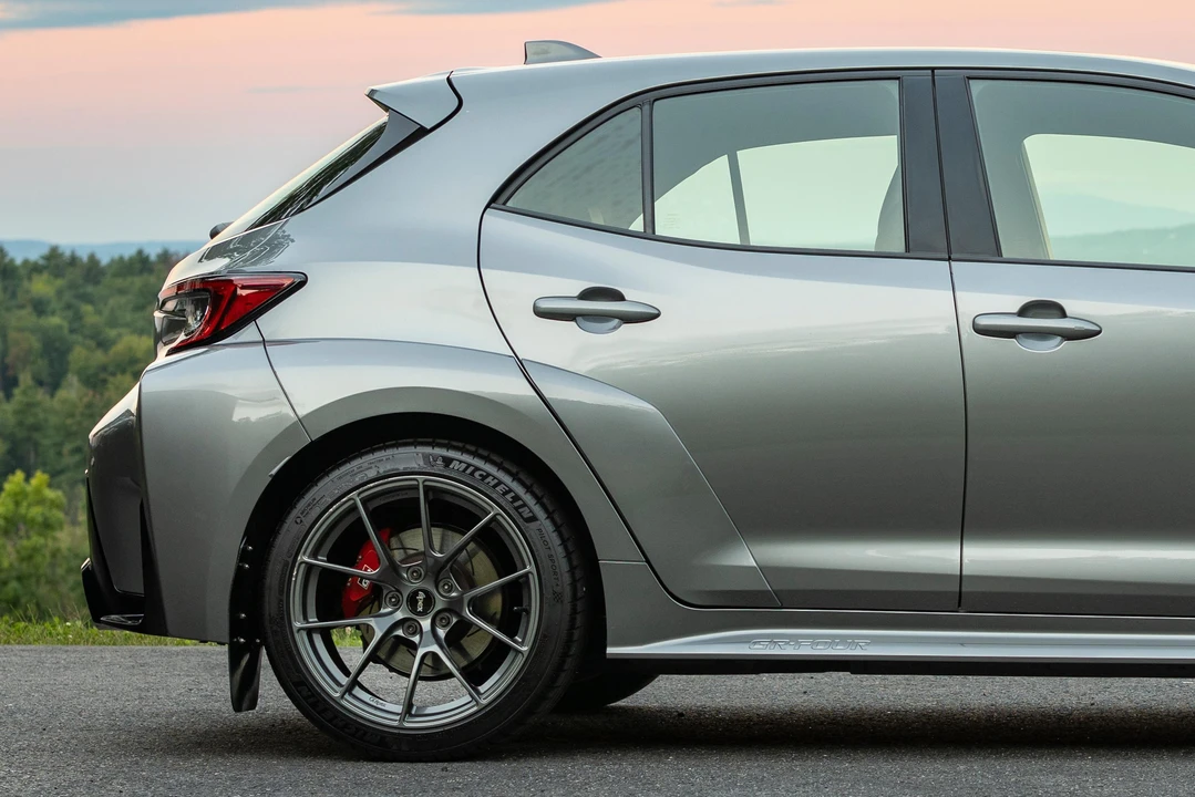 2024 Toyota GR Corolla 12th Gen - Image 27 of 31